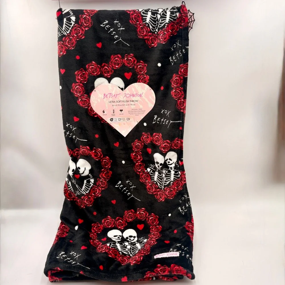 Betsey Johnson Skeleton Halloween Rose Heart Ultra Soft Plush Throw Blanket
